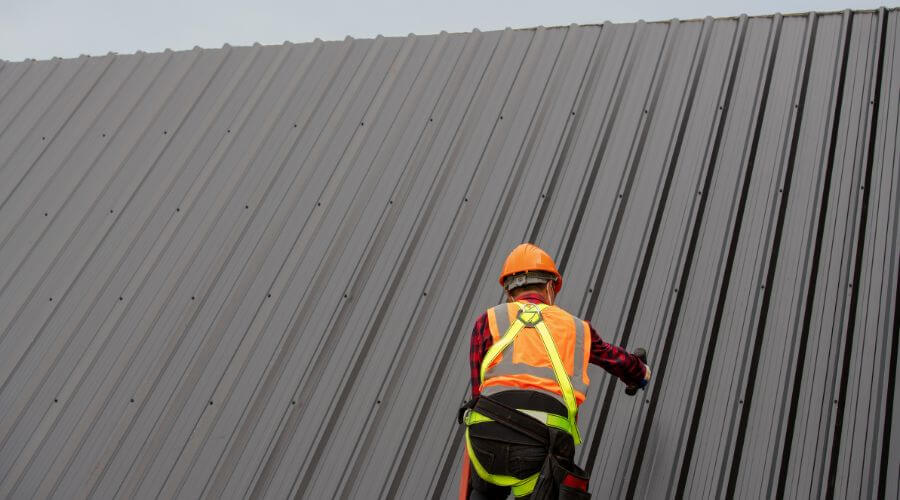 Professional gutter cleaning in Juliaetta, ID